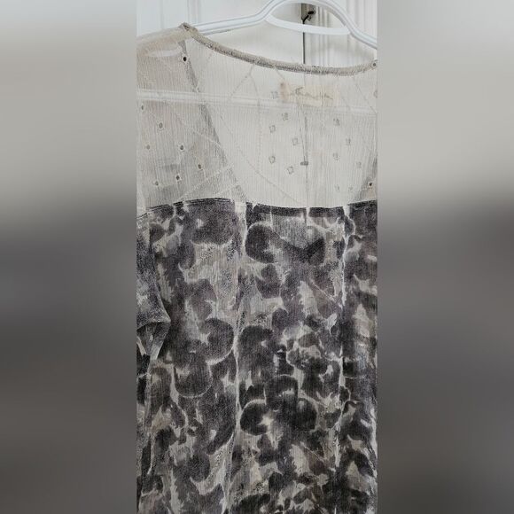 Urban Outfitters Sheer Patterned Blouse - Picture 1 of 5